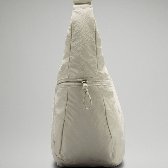 Lululemon Large Slouchy Sling Bag 13L NWT - Picture 4 of 12